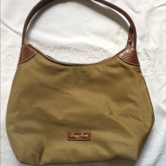 Dooney & Bourke Handbags - Dooney & Bourke nylon purse